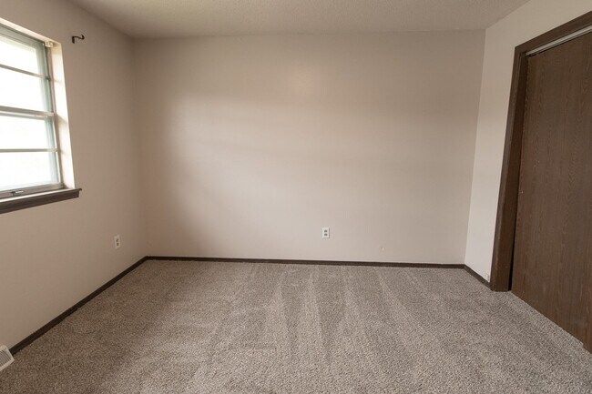 Building Photo - 1584-1586 Sonora Dr