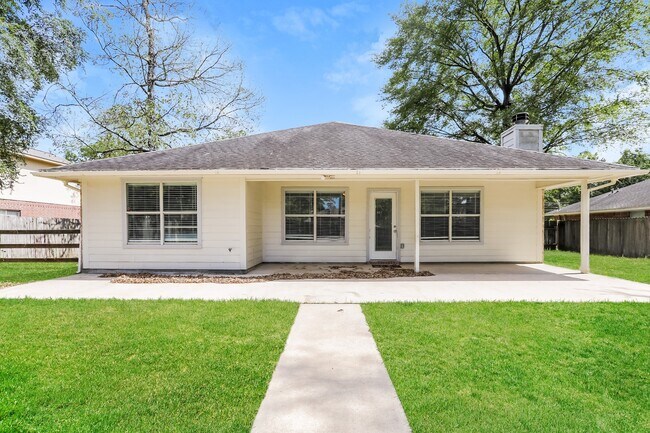 Building Photo - 7122 Woodland Oaks