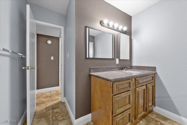 Building Photo - 6440 Bugbee Ave