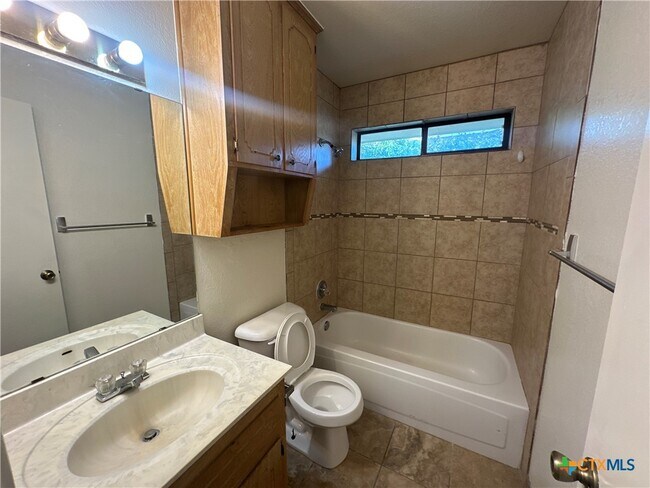 Building Photo - 3603 Amanda Dr