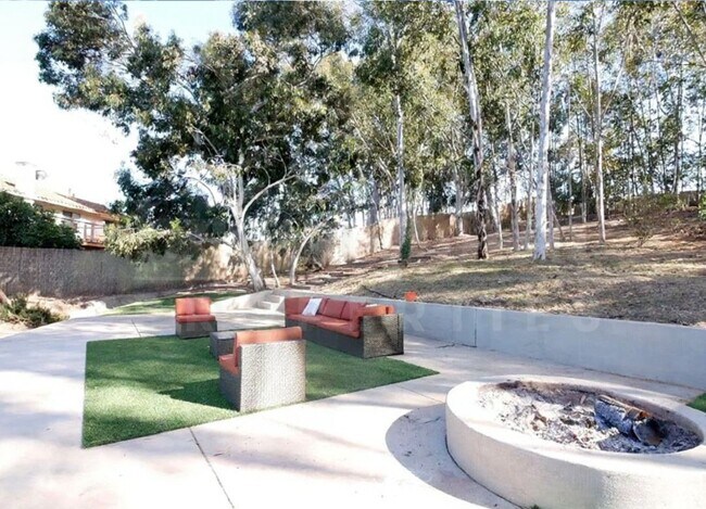 Building Photo - 1174 La Tortuga Dr