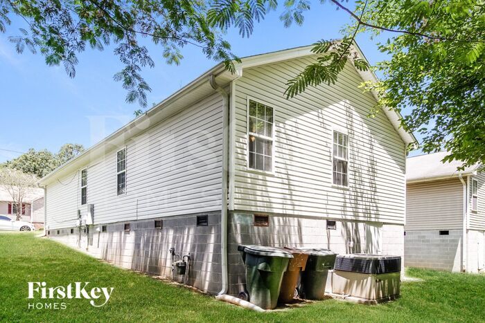 Building Photo - 713 Garrett St
