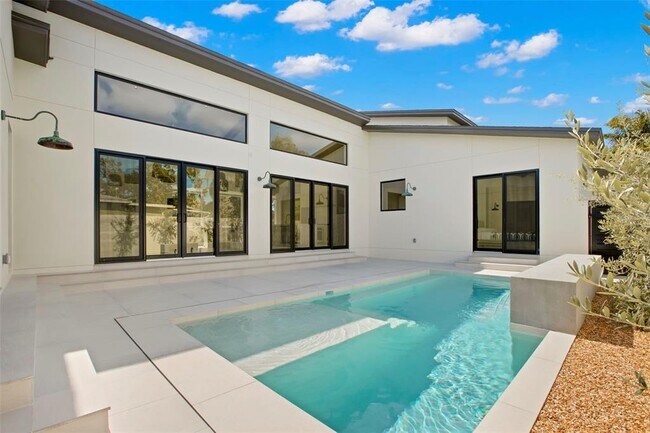 Building Photo - 150 51st St N