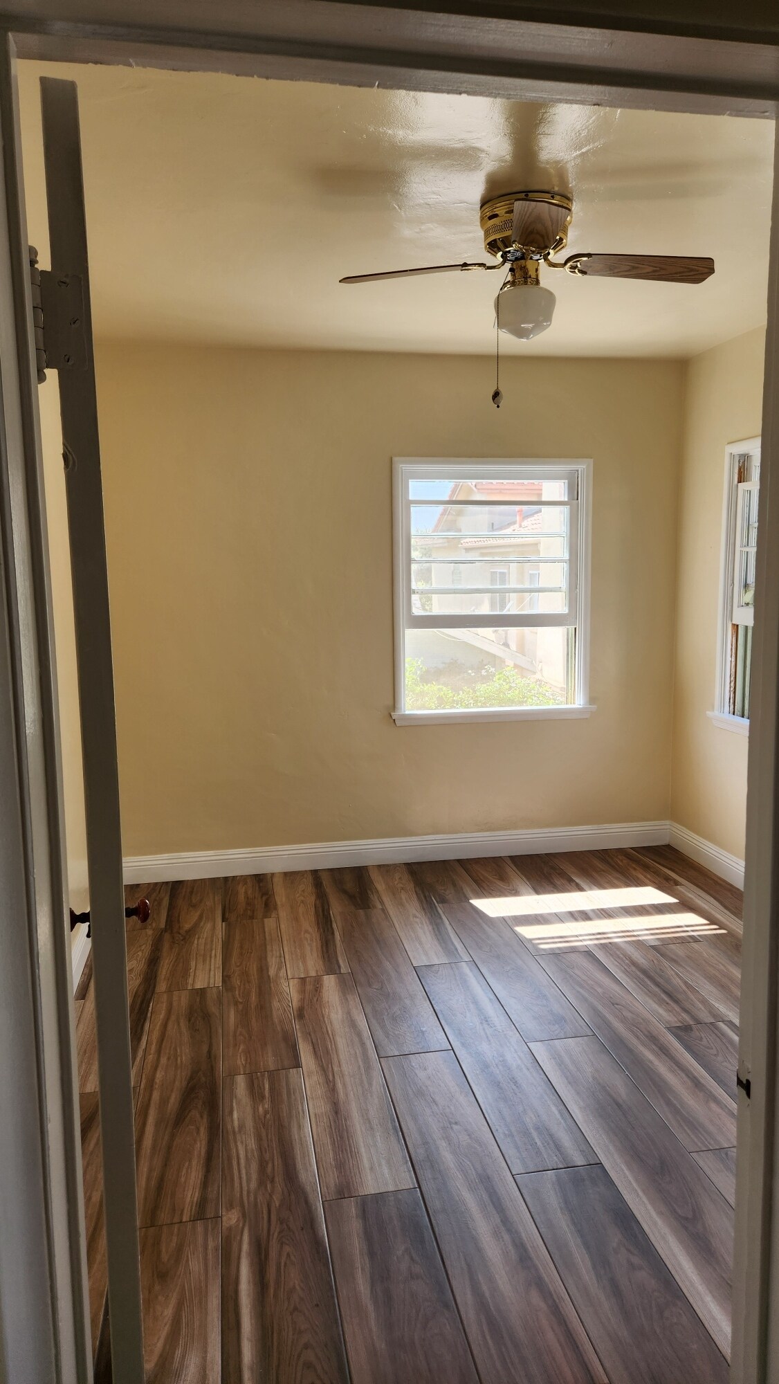 front view of bedroom - 618 N Juanita Ave