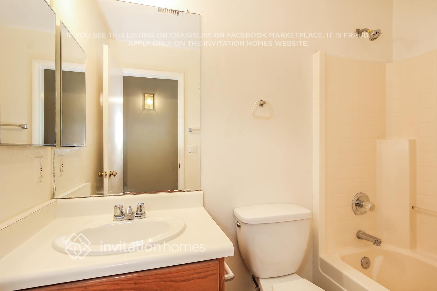 Building Photo - 8522 W Highland Ave