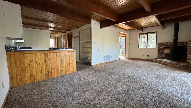 Building Photo - 2012 Symonds Dr