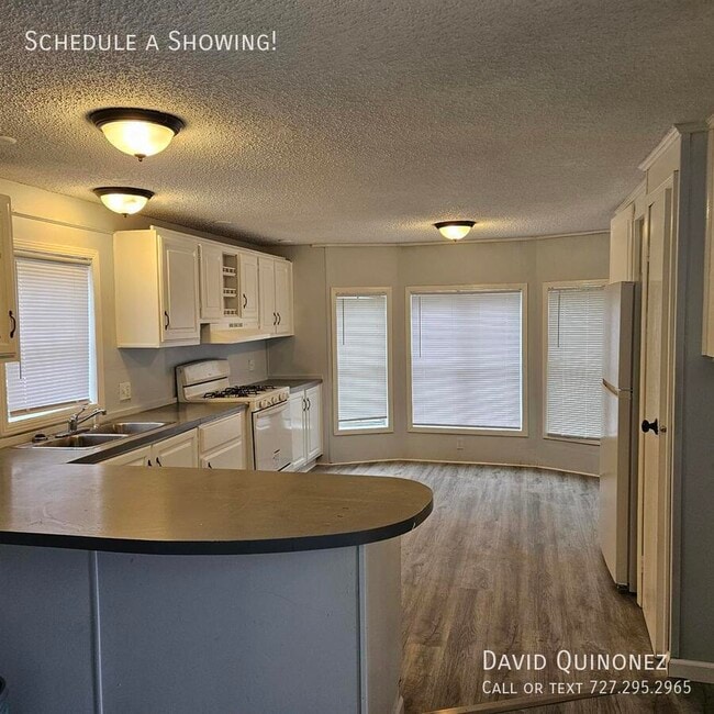 Building Photo - 2737 W Washington Center Rd