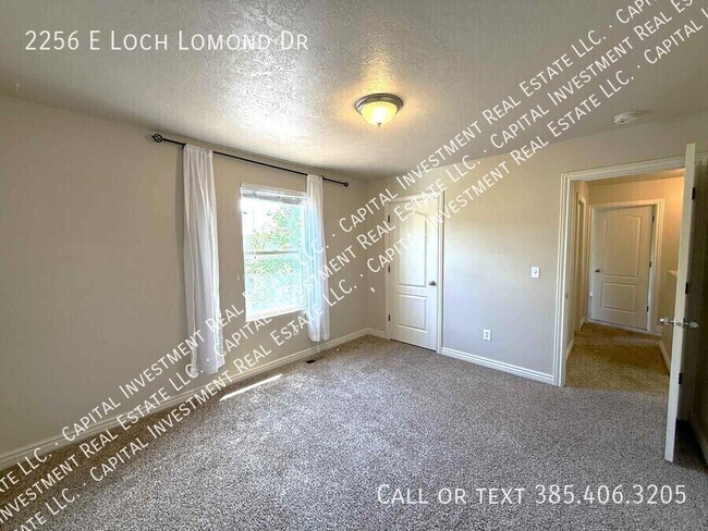Building Photo - 2256 Loch Lomond Dr