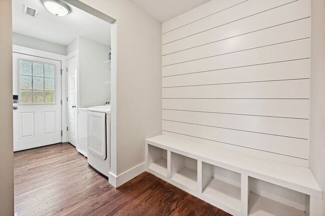 Building Photo - Charming 3BD/2BA Bungalow in Druid Hills!