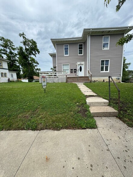 Primary Photo - 427 E State St
