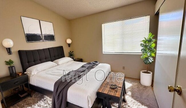 Building Photo - 23389 Dome St