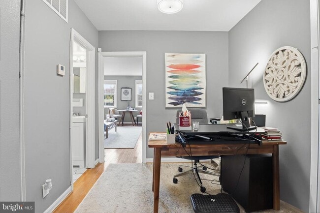 Building Photo - 7 Russell Rd