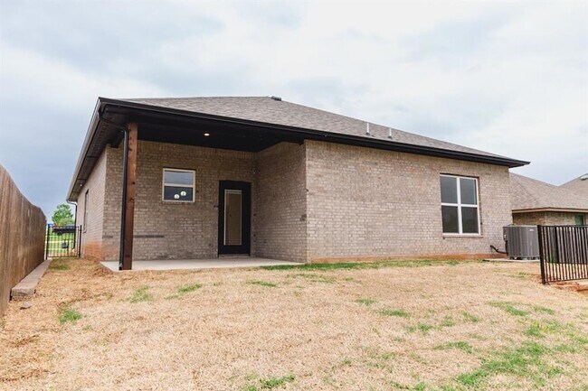 Building Photo - 509 Beechwood Way