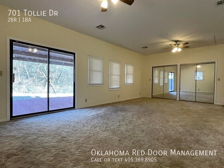 Building Photo - 701 Tollie Dr