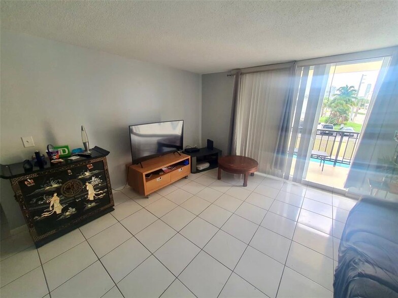 Primary Photo - 1501 S Ocean Dr