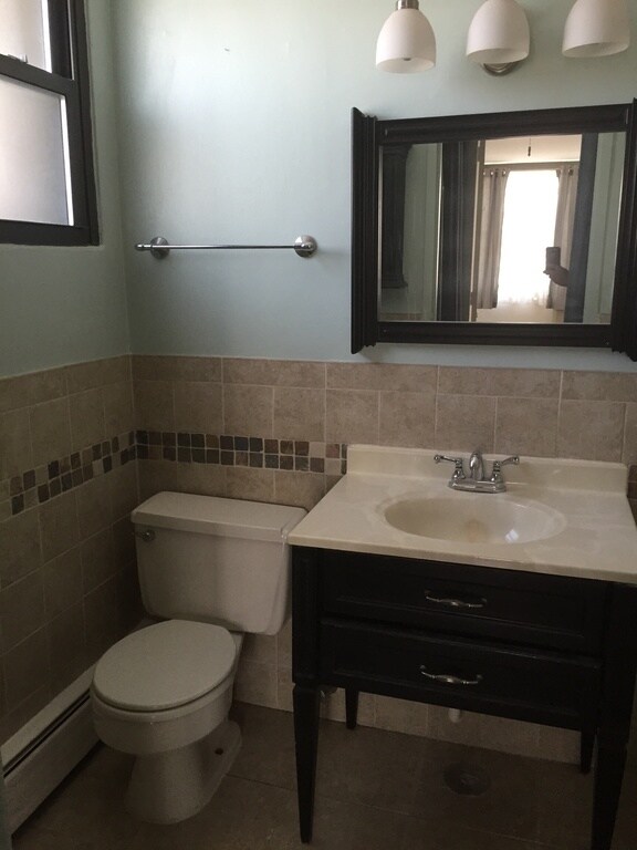 Building Photo - 5740 N Sheridan Rd