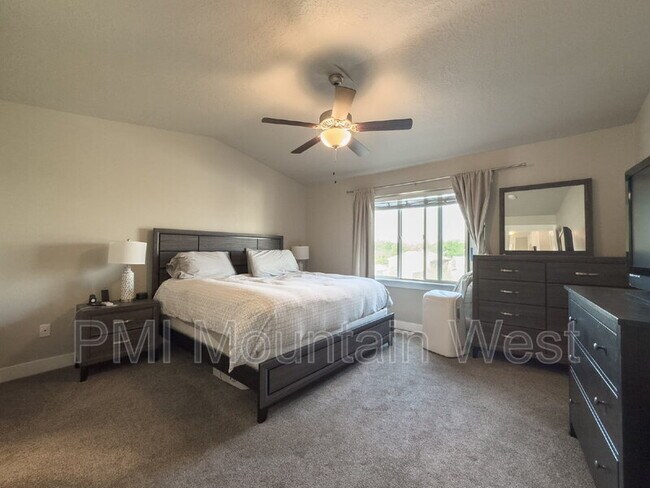 Building Photo - 12702 Stone Heights Dr