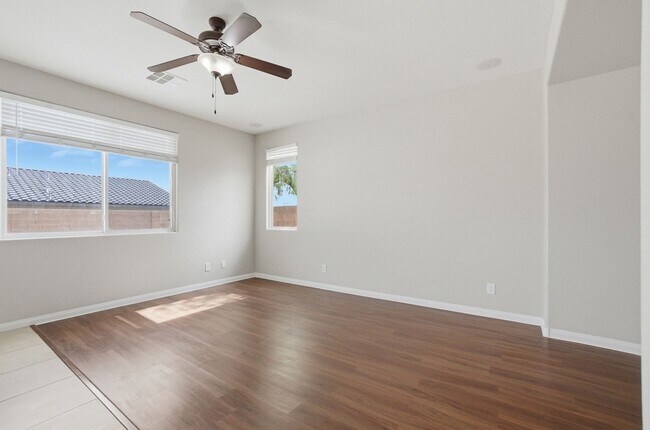 Building Photo - 4 Bedroom House in a Northeast Gated Community