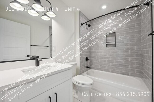 Building Photo - 911 S 51st St