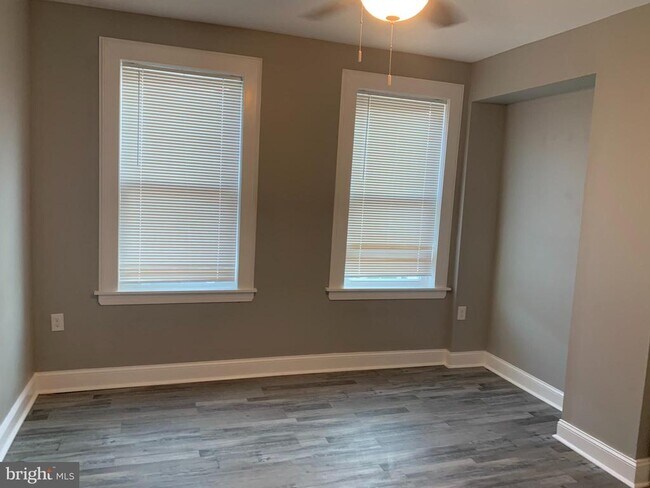 Building Photo - 1819 Sigel St