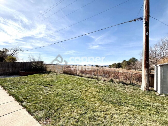 Building Photo - 495 Ash St