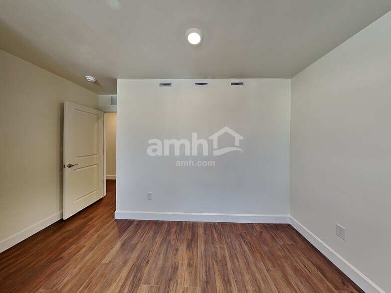 Building Photo - 7500 S Via Bombachas