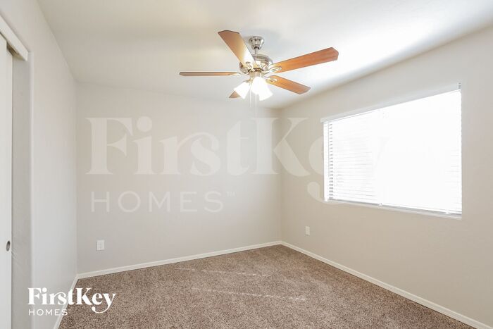 Building Photo - 2082 E Arabian Dr