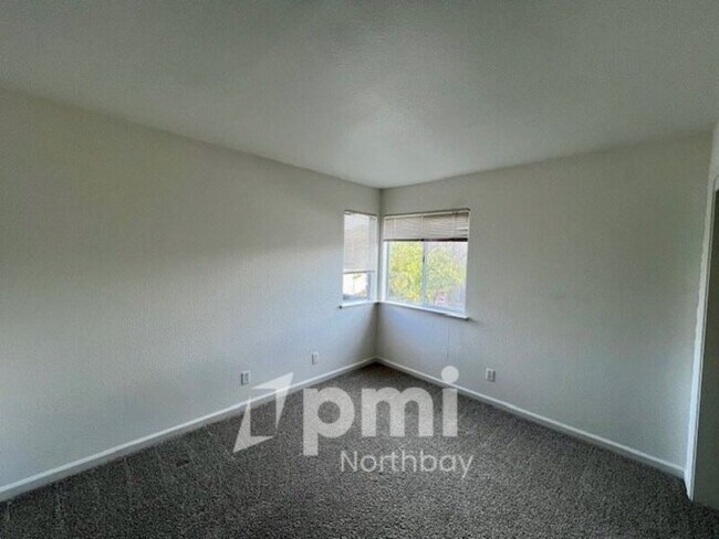 Building Photo - 504 Wicklow Dr