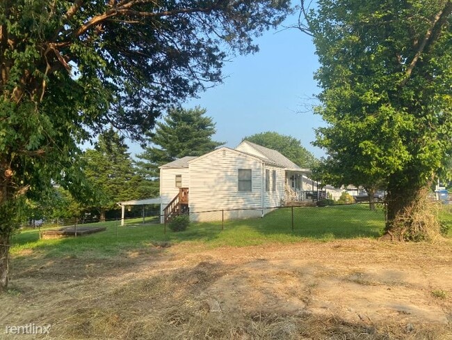 Building Photo - 2 br, 1 bath House - 2034 Pearl Dr