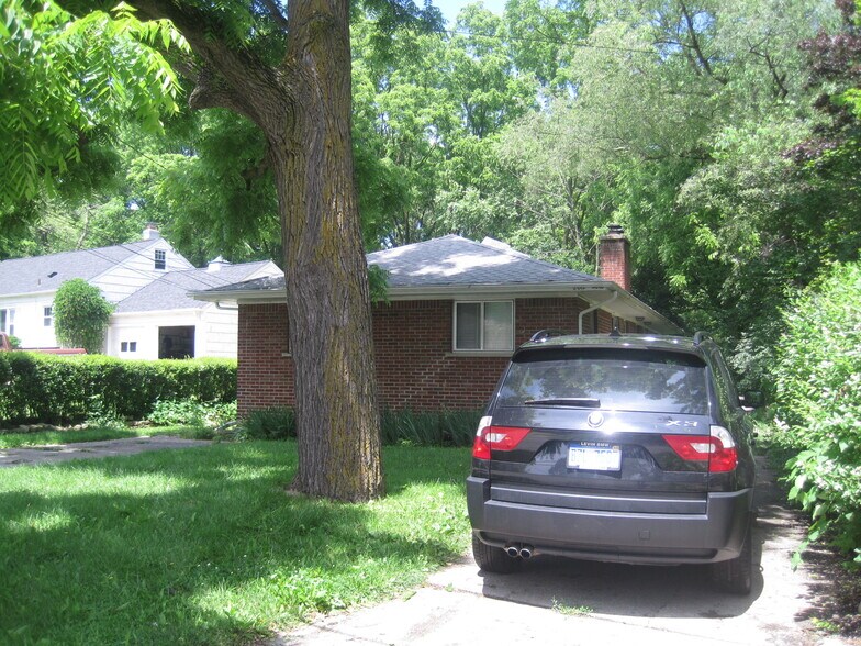 Building Photo - 2012 Dexter Ave