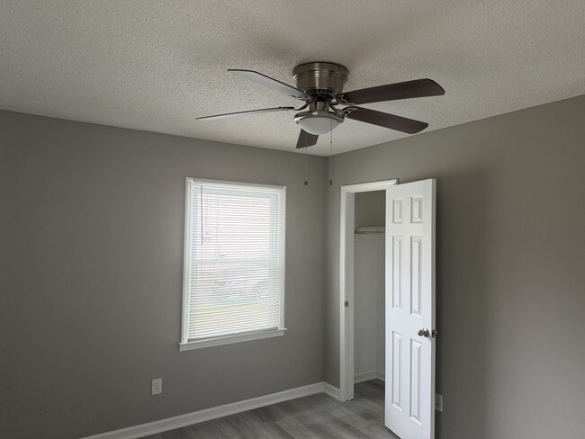 Building Photo - 524 Newcastle Rd