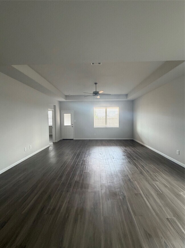 Building Photo - 16617 Olivewood Ln
