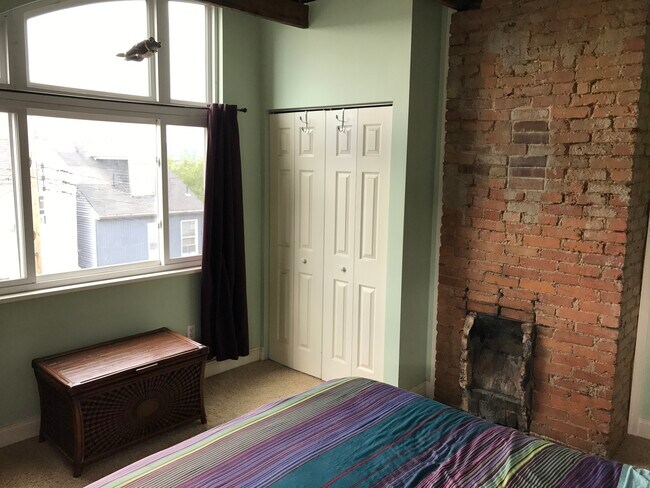 Building Photo - 3234 Dobson St