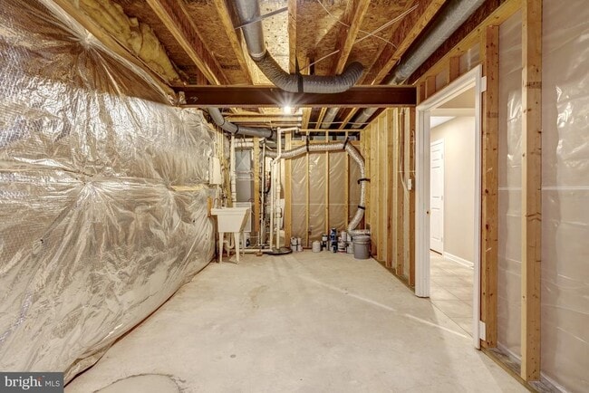 Building Photo - 6001 Alderdale Pl