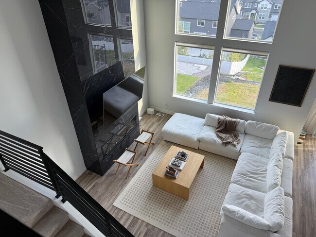 Building Photo - 1743 Olympus Dr