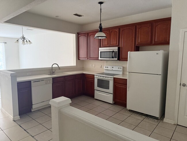 Building Photo - 3 Bed 2.5 Bath Townhouse For Rent in Metro...
