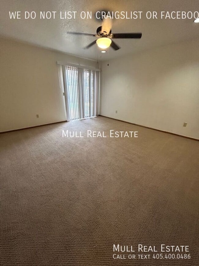 Building Photo - 2824 Silvertree Dr