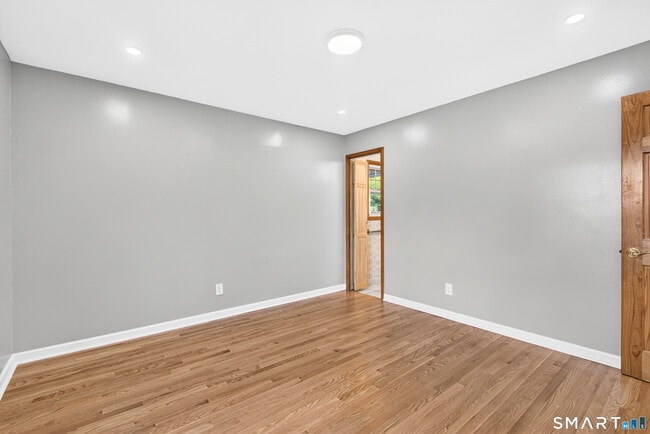 Building Photo - 105 Bear Paw Rd