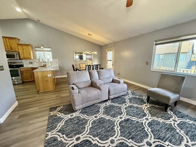 Building Photo - 8633 Chase Cir