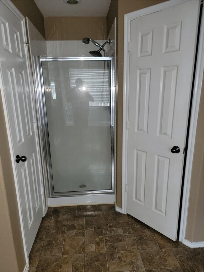 Building Photo - 15510 Mossy Park