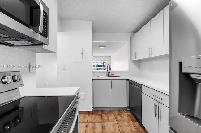 Building Photo - 14260 SW 57th Ln