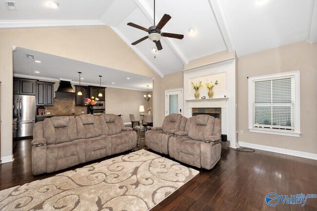 Building Photo - 216 SW Winterbranch Rd