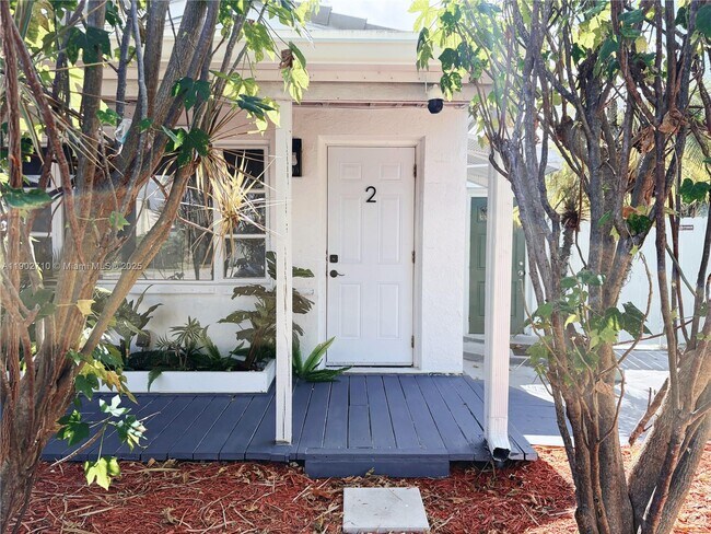 Building Photo - 1726 Thomas St