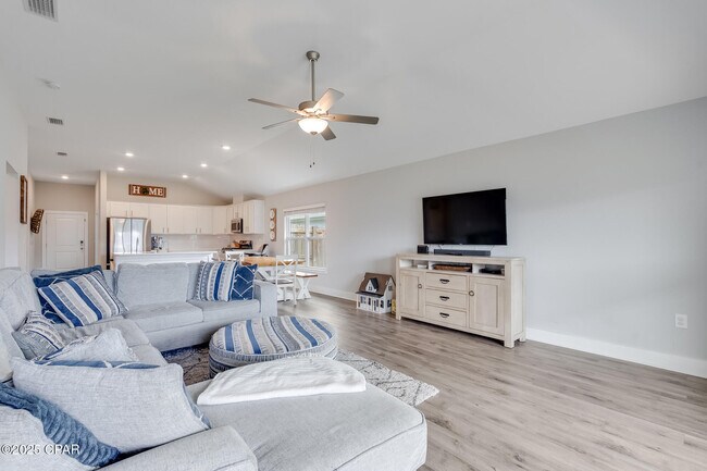 Building Photo - 230 Bayou Bend Ln