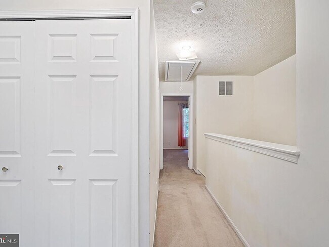 Building Photo - 1504 Virginia Ct