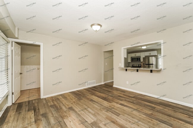 Building Photo - 43 Woodrow Ave