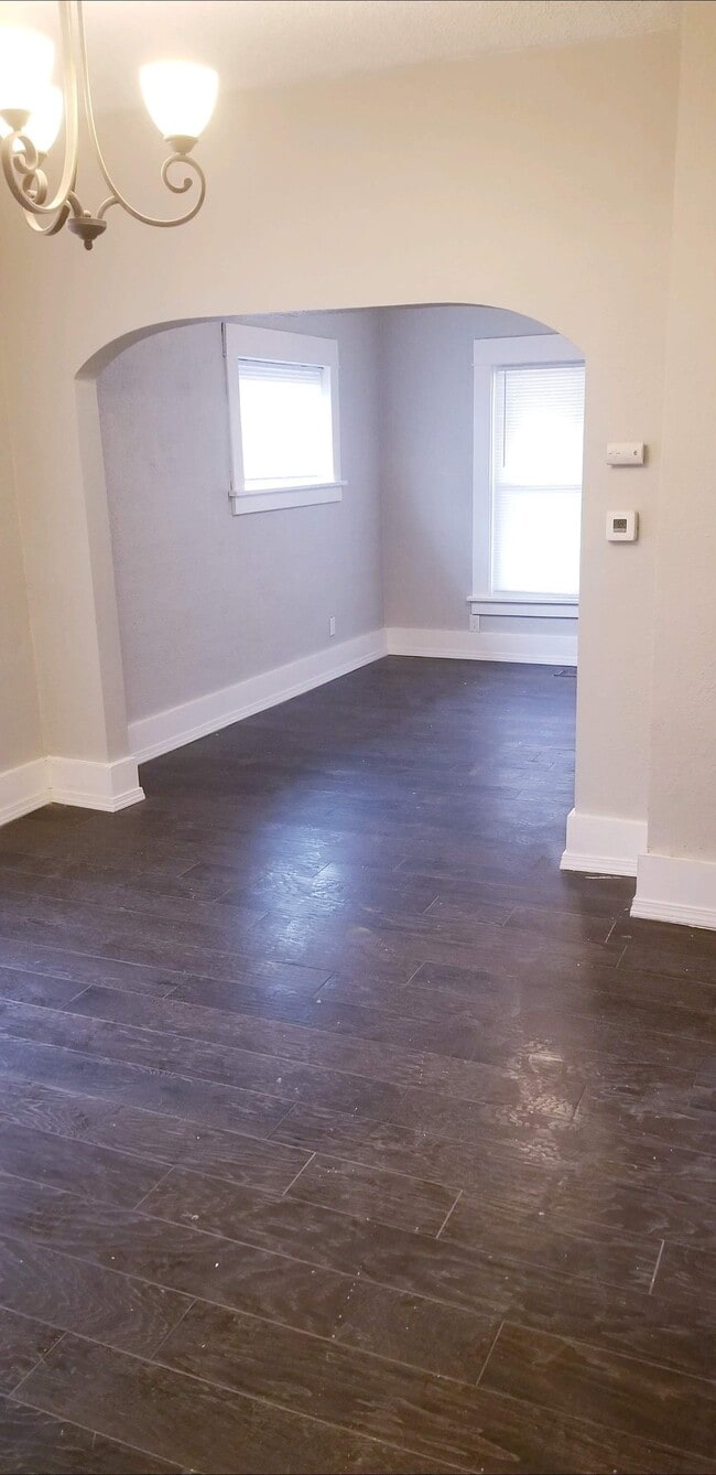 Building Photo - 1052 12th St NE