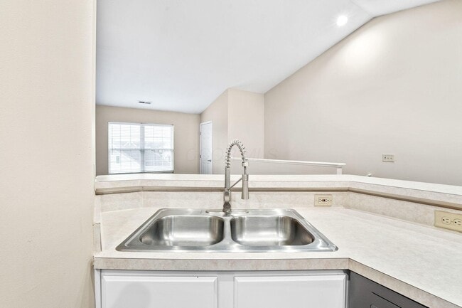 Building Photo - 4907 Stratford Pine Ln