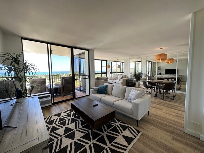 Building Photo - Stunning Panoramic Ocean Views! Fully furn...