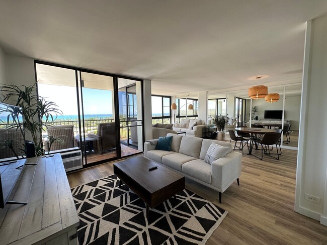 Building Photo - Stunning Panoramic Ocean Views! Fully furnished, fully renovated, 2 bedroom, 2 bathroom unit at W...